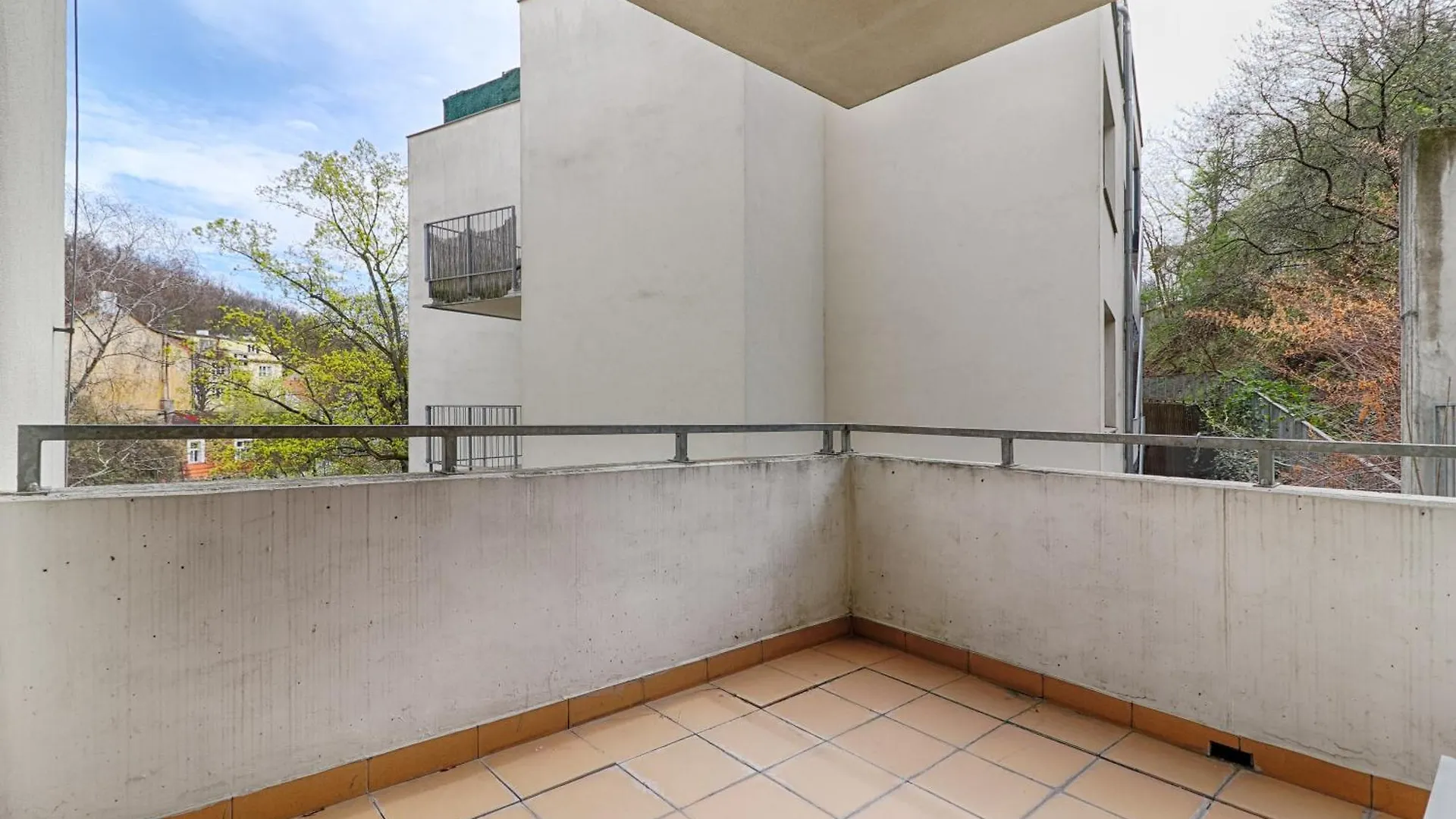 شقة Peace And Comfort Near Center With Balcony, 500Mb Wifi براغ جمهورية التشيك