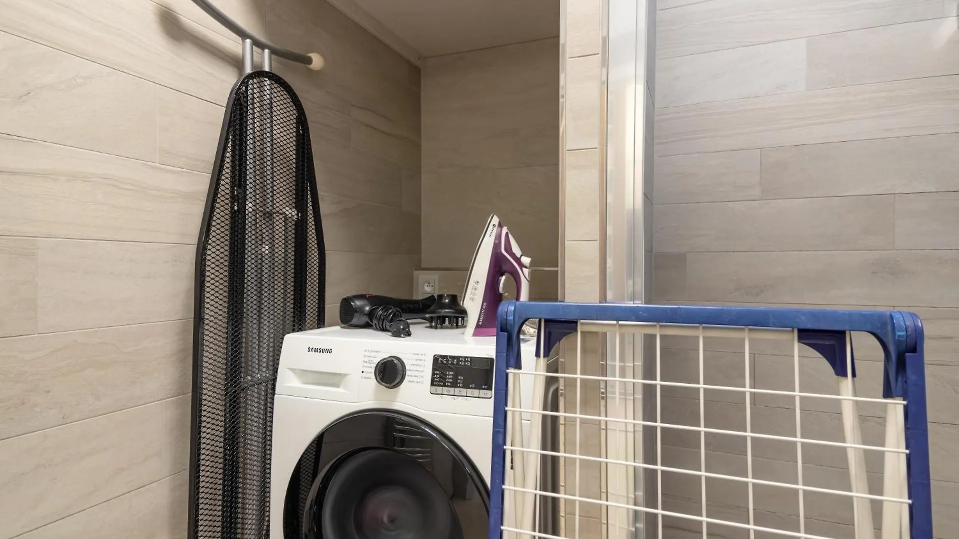 Peace And Comfort Near Center With Balcony, 500Mb Wifi براغ