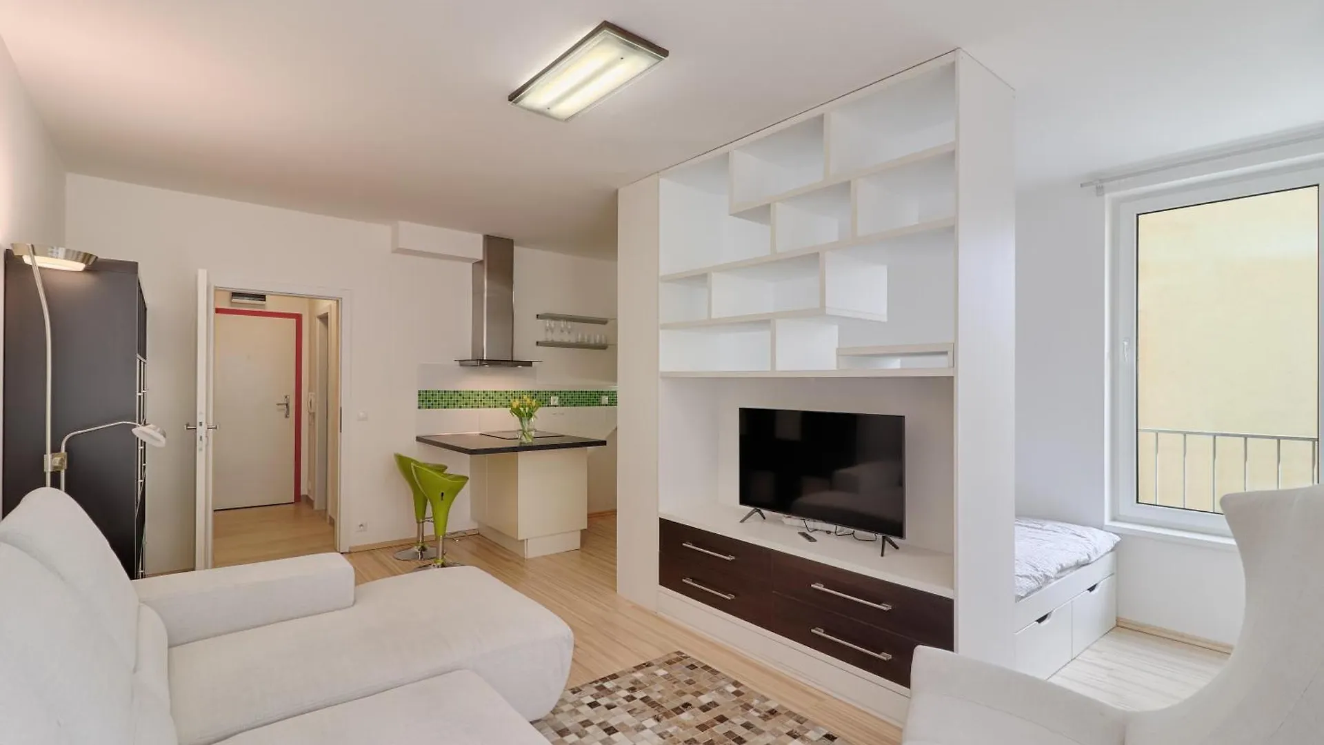 شقة Peace And Comfort Near Center With Balcony, 500Mb Wifi براغ